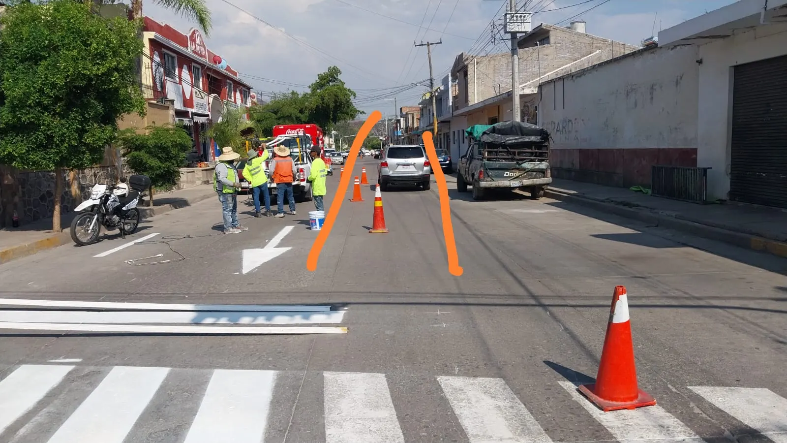 Fotografía de las acciones de Protección Civil y Bomberos en Tuxpan, Jalisco.