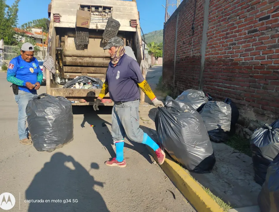 Fotografía de las acciones de Aseo Público en Tuxpan, Jalisco.