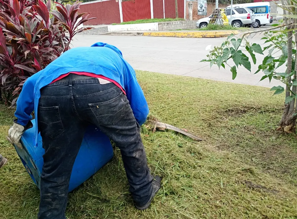 Fotografía de las acciones de Parques y Jardines en Tuxpan, Jalisco.
